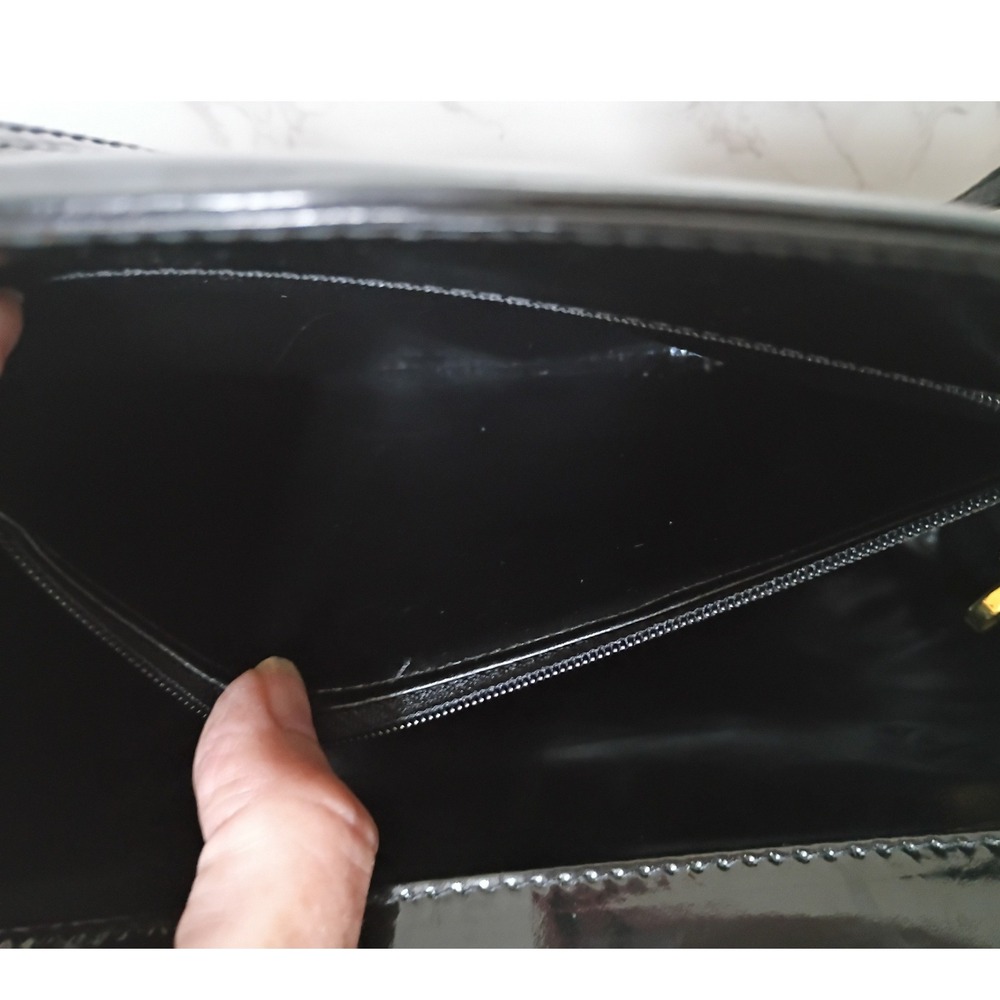 SALVATORE FERRAGAMO Vintage Black Patent Leather Shoulder Bag - EUC - Picture 8 of 9